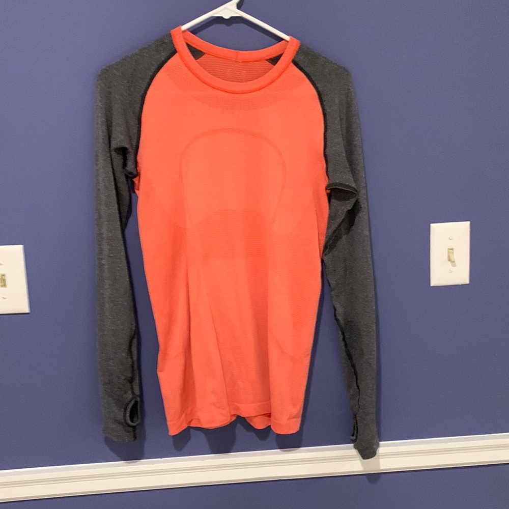 Cute Lululemon Swiftly Tech Long Sleeve Size 6